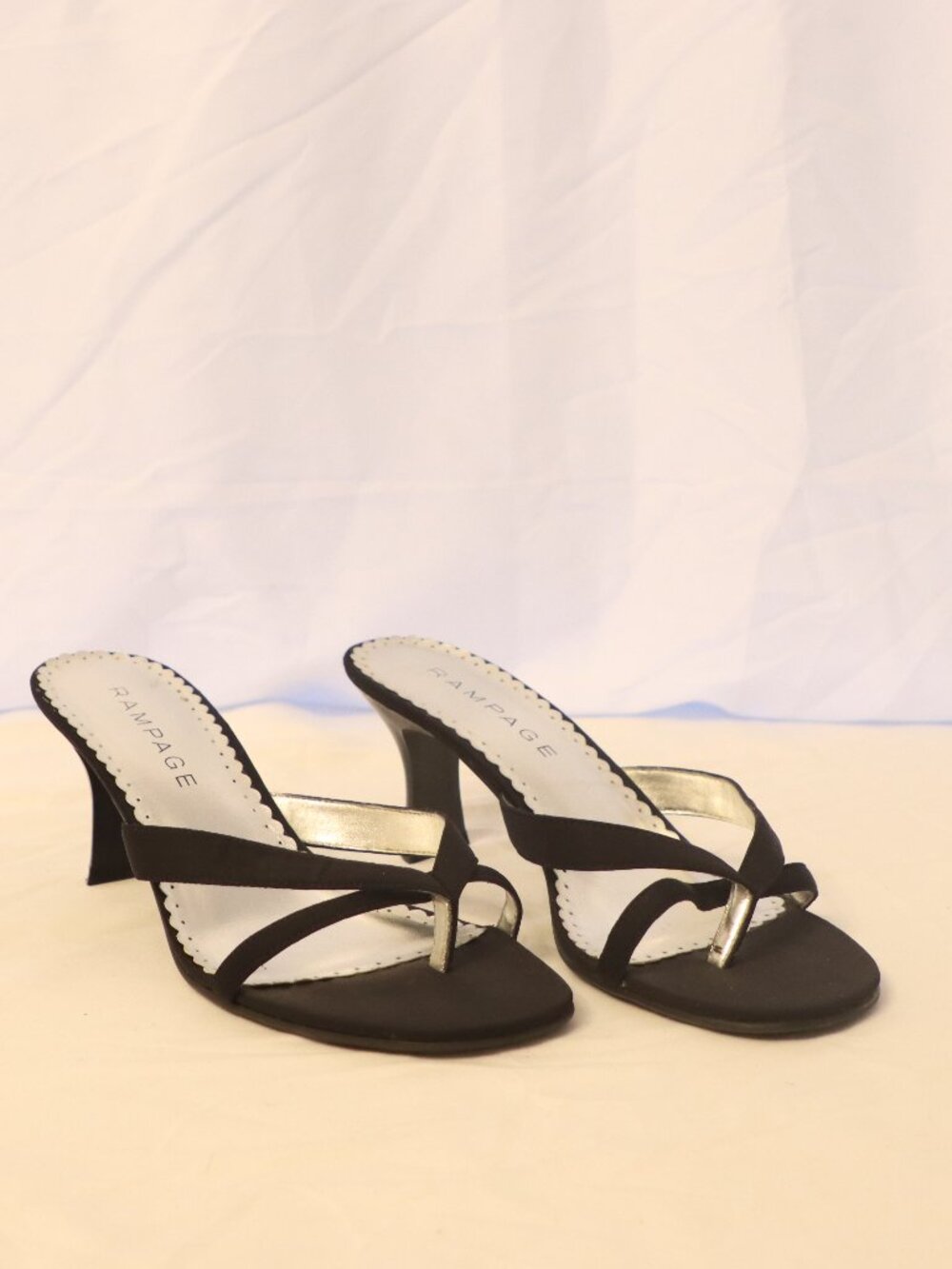 Sleek Rampage Black Size 9 Thong Slide Sandals